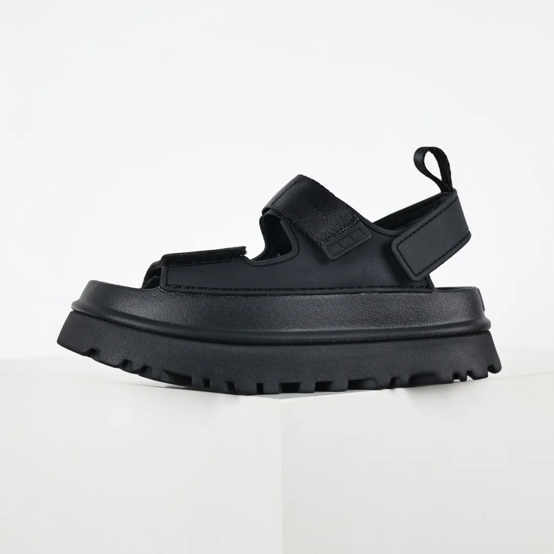 Copy price 💰560 Core recommendation Good price UGG Velcro slippers sandals summer versatile slippers soft sole non-slip beach thick sole casual elegant sandals The style of UGG sandals is really nice. It is suitable for all ages. The soles are made of super lightweight EVA foam. The classic material of U family can be said to be "light" to let you enjoy a different naked feeling. It is one of the most worth buying sandals in history. I guarantee you will not regret the series. Original OEM production Y products are available now. Size: 35 36 37 38 39 40